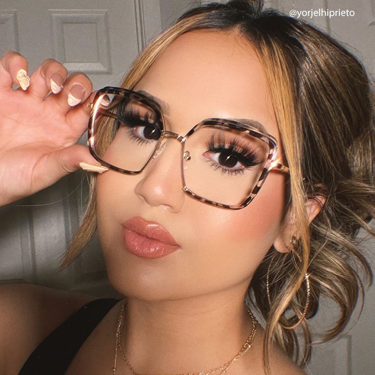SR-TORT02 | Luxe Oversized Tortoise Square Frames